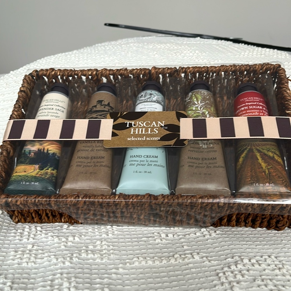 Luxurious Hand Cream Gift Set in assorted colors. Smoke free home.